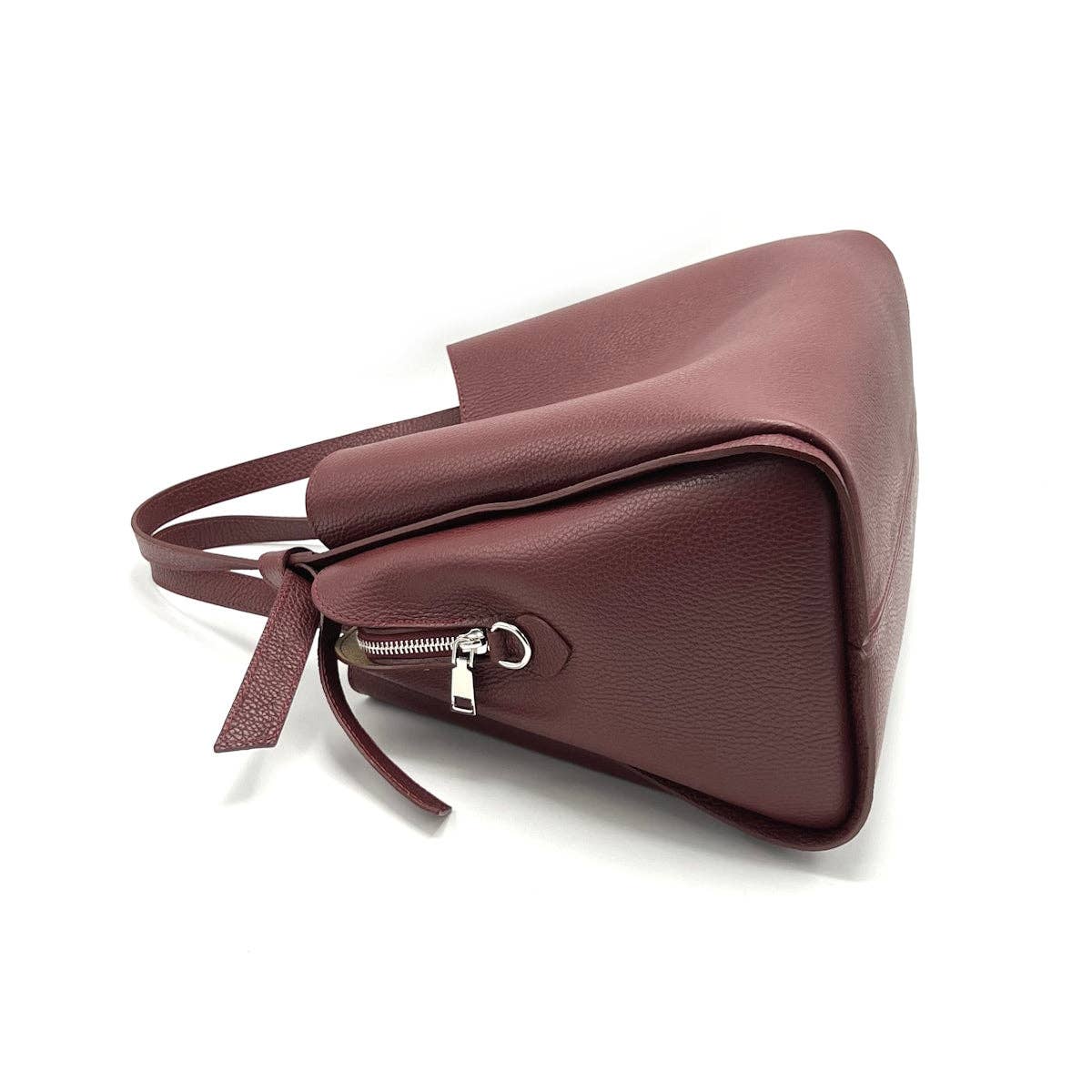 Leather Shoulder Bag in Bordeaux